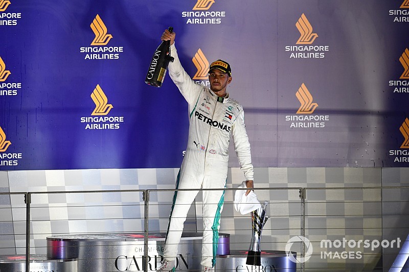 Hamilton stuzzica la Ferrari: