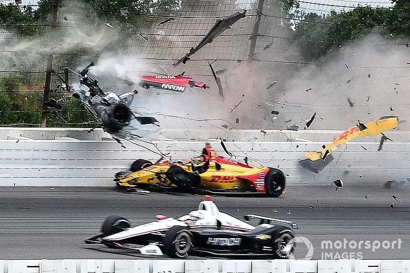 Robert Wickens, Schmidt Peterson Motorsports Honda, James Hinchcliffe, Schmidt Peterson Motorsports Honda, Ryan Hunter-Reay, Andretti Autosport Honda, Pietro Fittipaldi, Dale Coyne Racing Honda, choque