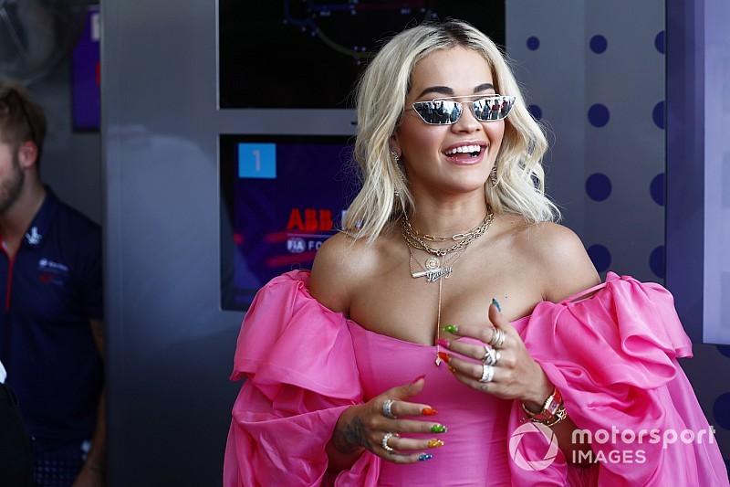 Világhíres énekesnő volt a díszvendég a Formula E chilei futamán: Rita Ora