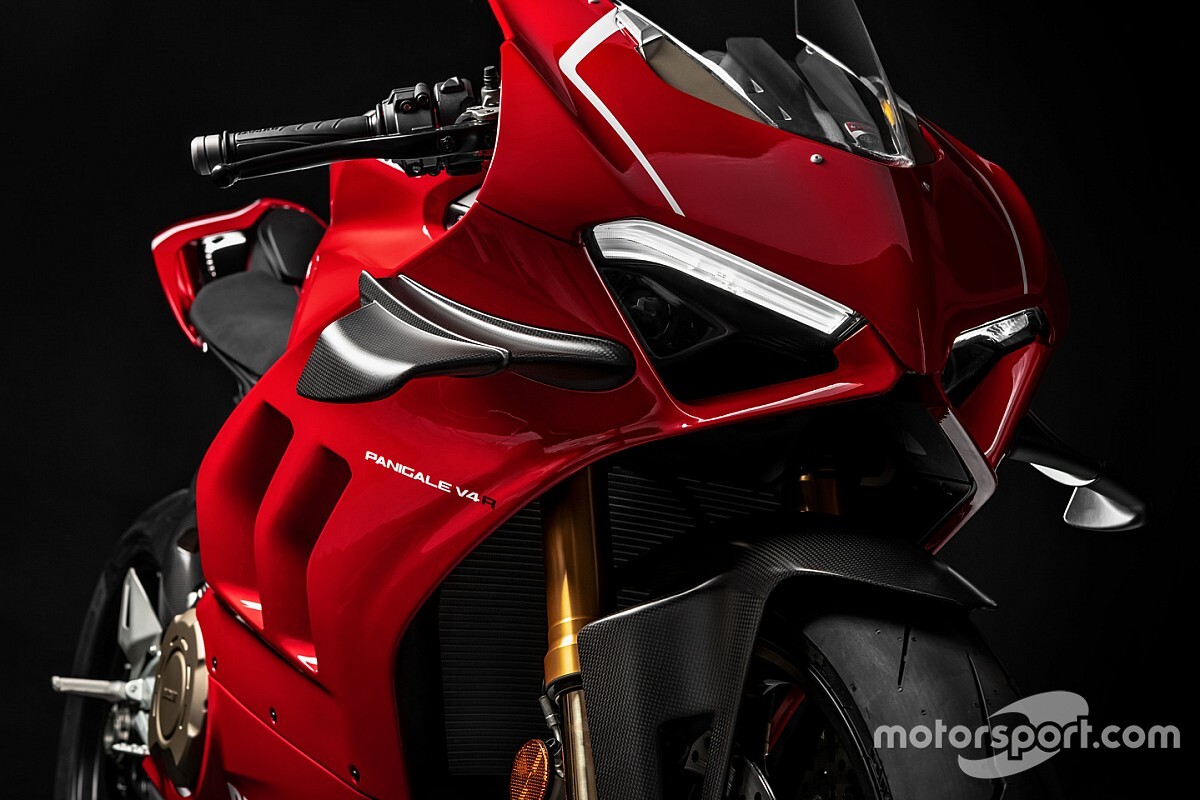 Fotogallery SBK: ecco la Ducati Panigale V4 R, base da cui deriva la Rossa 2019 per la SBK