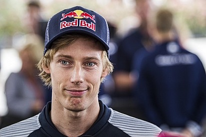 Hartley sofre punição e larga do fim do grid nos EUA