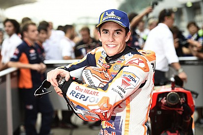 Los médicos creen que la musculatura de Márquez le permitirá acortar su recuperación