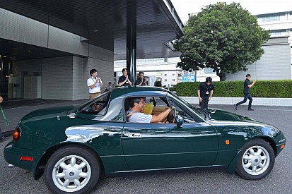 Mazda відреставрувала старий MX-5 Miata для свого клієнта