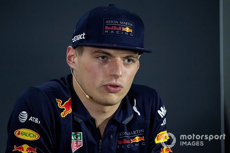 Verstappen cumpre restante de punição de Interlagos