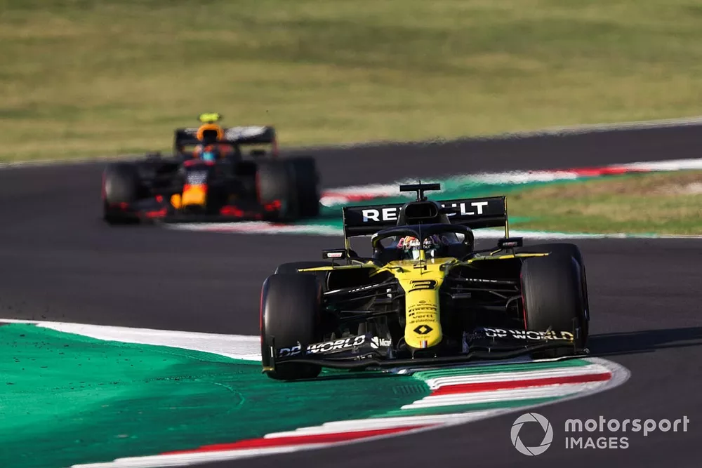 Daniel Ricciardo, Renault F1 Team R.S.20, Alex Albon, Red Bull Racing RB16