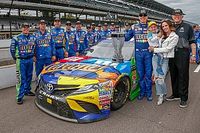 Kyle Busch es campeón de la temporada regular en NASCAR 