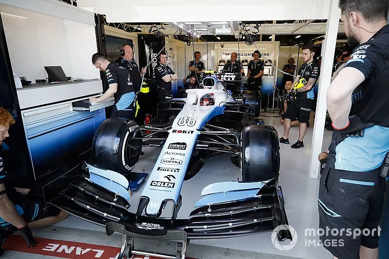 Robert Kubica, Williams FW42, dans son stand