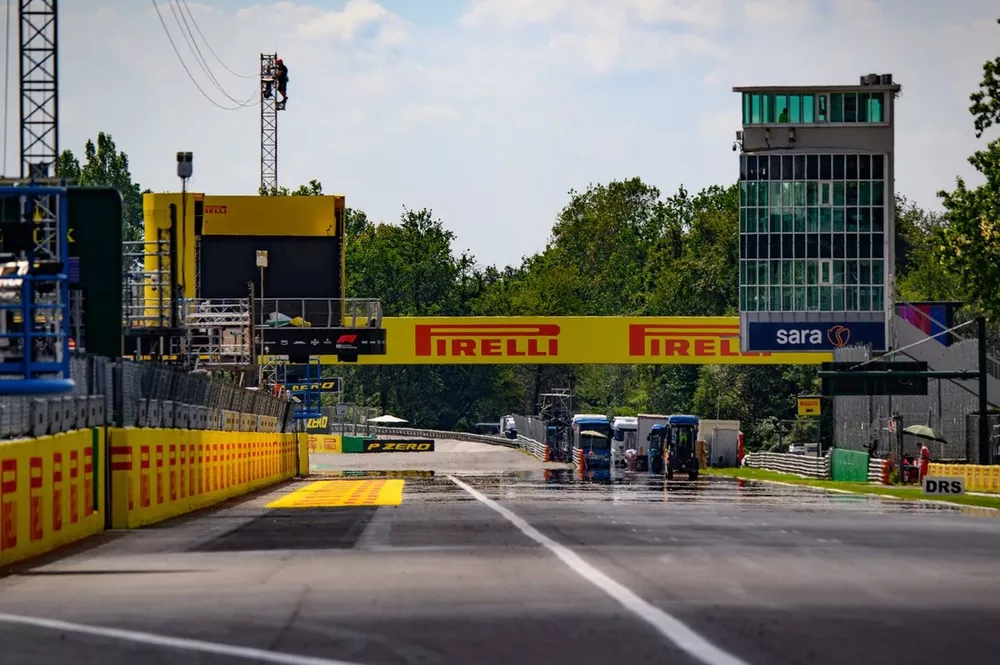 L&iacute;nea de salida y llegada de Monza