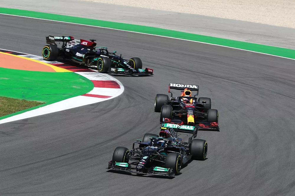 Valtteri Bottas, Mercedes W12, Max Verstappen, Red Bull Racing RB16B, Lewis Hamilton, Mercedes W12