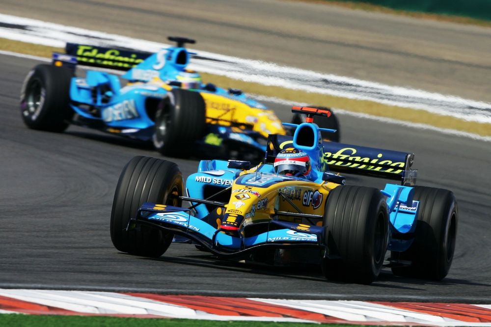 Fernando Alonso leads team-mate Giancarlo Fisichella