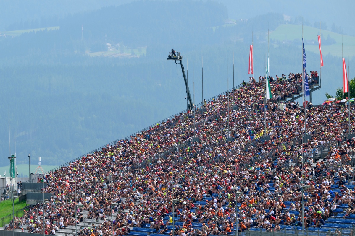 MotoGP breaks attendance records in 2025; only two circuits see decrease