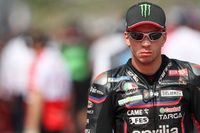 Bezzecchi, sancionado para Australia por su accidente con Marc Márquez
