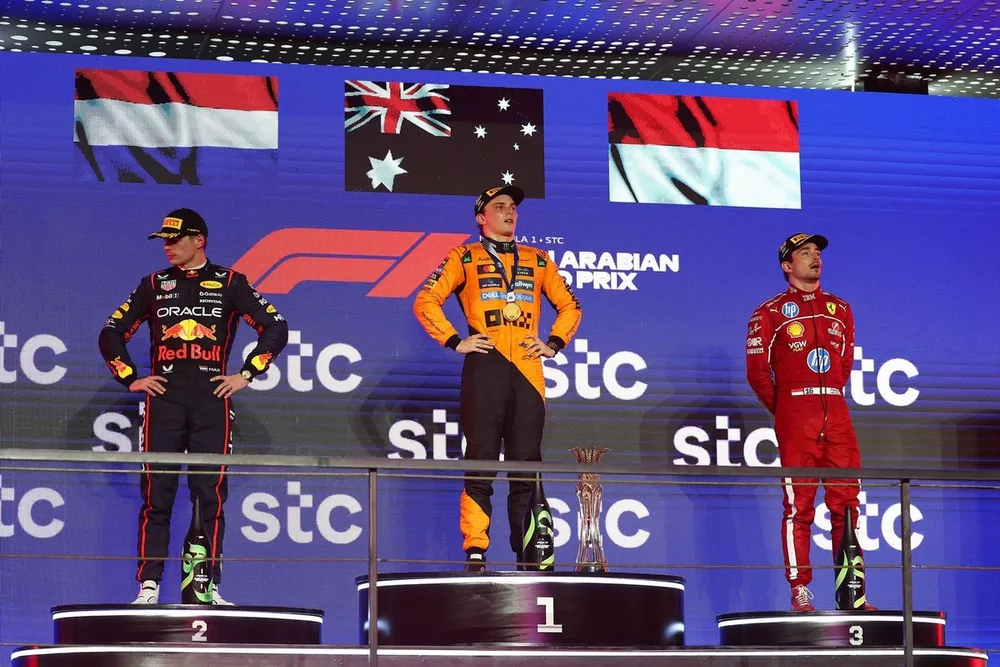 Charles Leclerc, Ferrari, Oscar Piastri, McLaren, Max Verstappen, Red Bull Racing