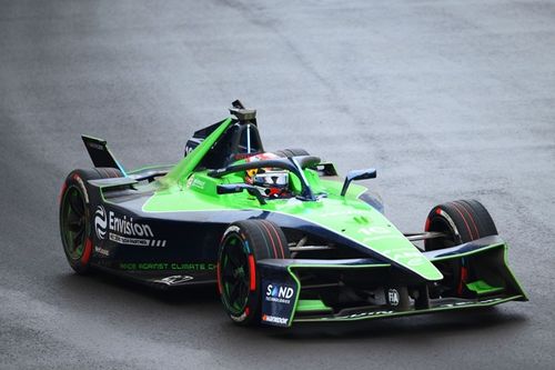 Buemi vuelve a subir al podio del E-Prix de Yakarta tras anularse su sanci&oacute;n