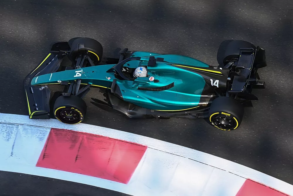 Fernando Alonso, Aston Martin AMR22 