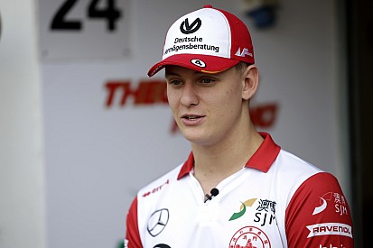 Schumacher correrá con Vettel en Race of Champions