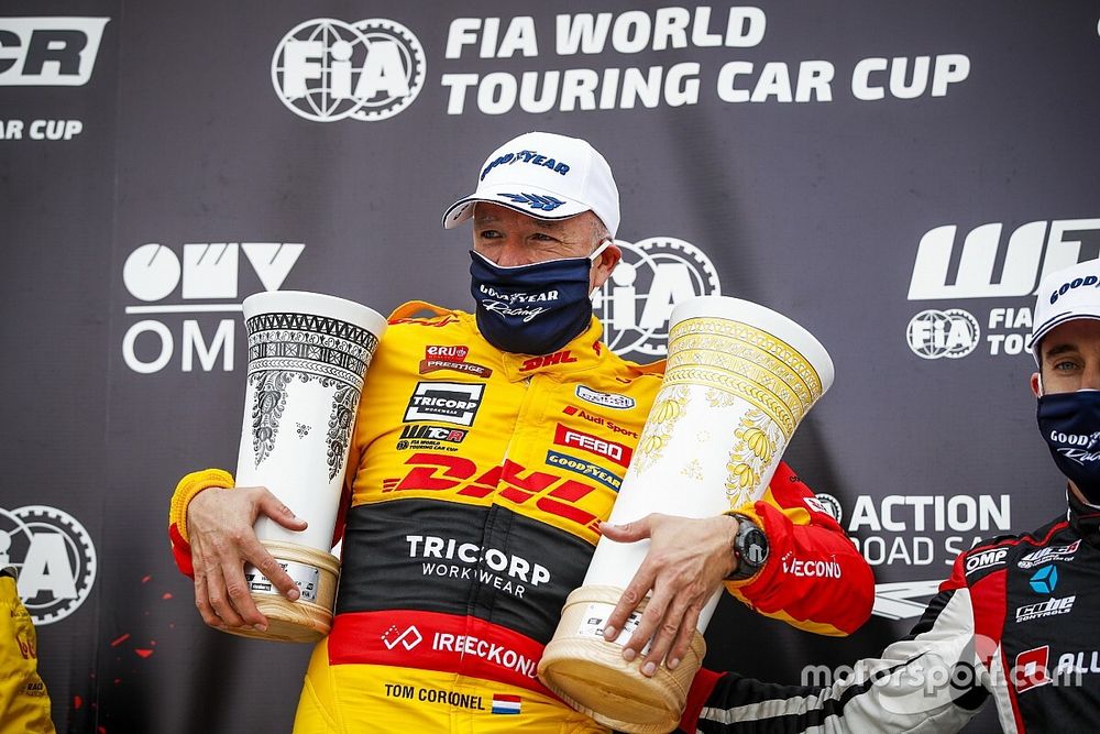 Podium: Race winner Tom Coronel, Comtoyou DHL Team Audi Sport Audi RS3 LMS