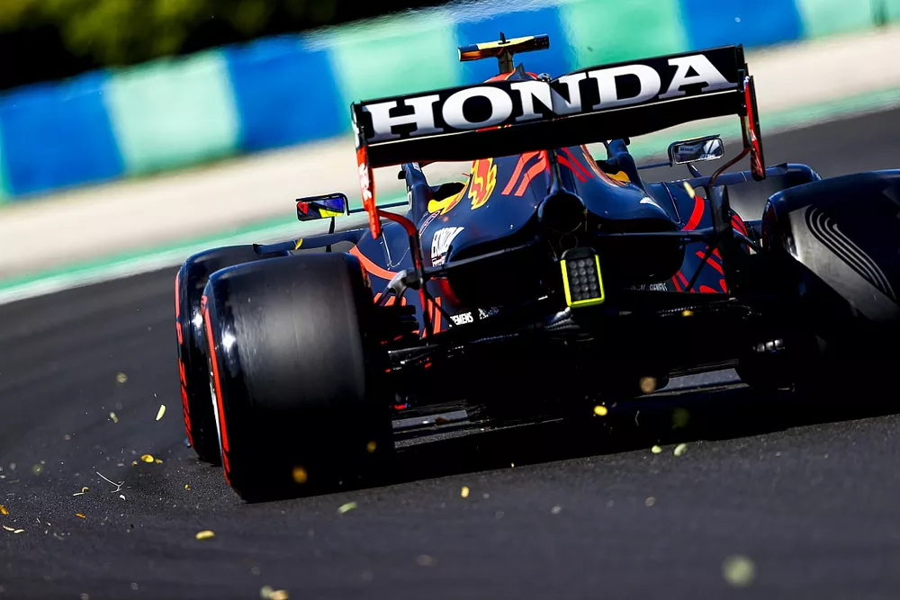 Sergio P&eacute;rez, Red Bull Racing RB16B