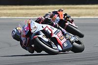 Bastianini remonta con solo una de las alas en el carenado de su Ducati