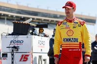 NASCAR multa a Logano con 10.000 dólares y sanciona a otros por infracciones