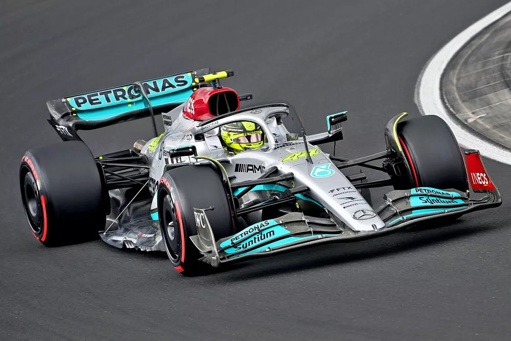 Lewis Hamilton, Mercedes W13