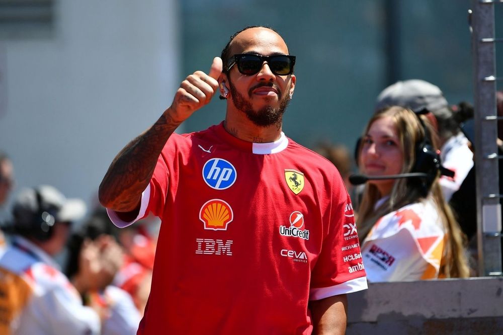 Hamilton oferece apoio a Antonelli em meio a queda de desempenho