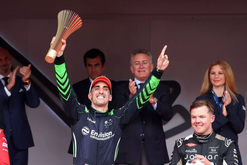 Podium : le vainqueur Sebastien Buemi, Envision Racing