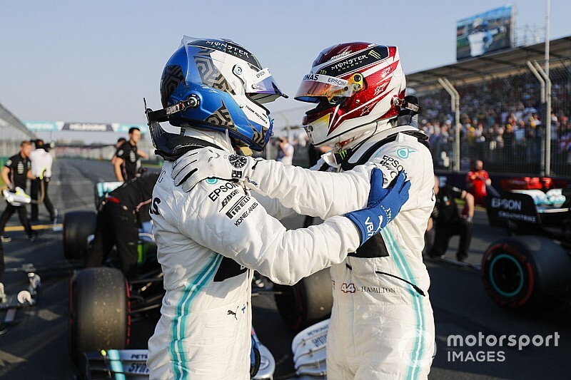 Avustralya GP: Hamilton rekor turuyla pole pozisyonunu aldı, Bottas ikinci!