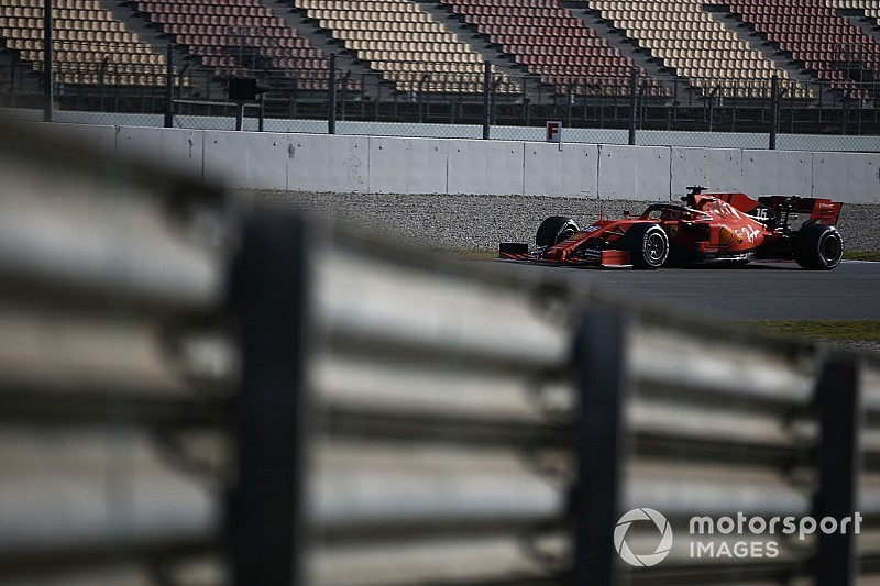 A Ferrari volt a leggyorsabb a hetedik tesztnapon: csúnyán összetört a Red Bull-Honda