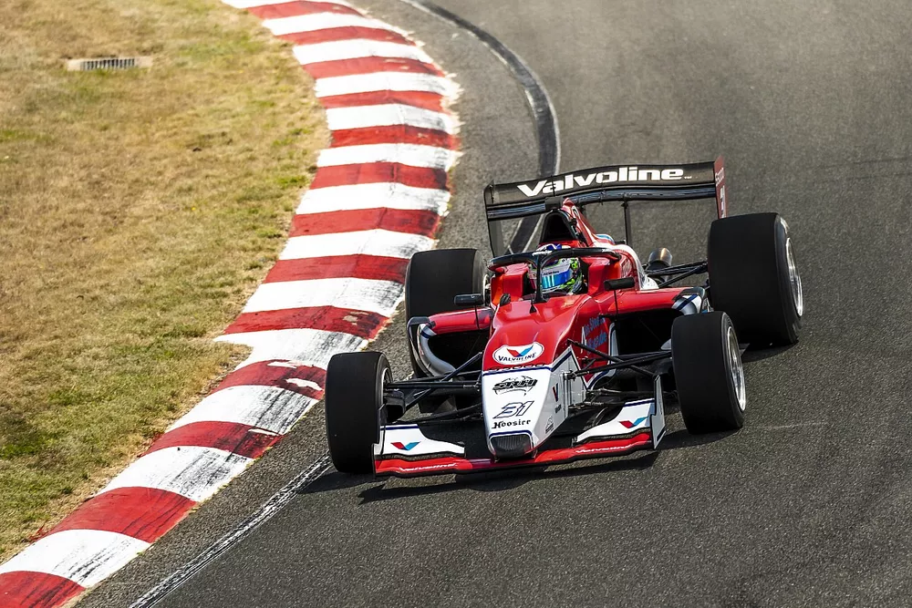James Golding, Garry Rogers Motorsport