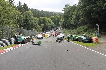 Maxi incidente in un track day al Nordschleife: ben 10 i feriti
