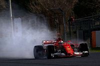 Raikkonen lidera manhã com pista molhada na Espanha