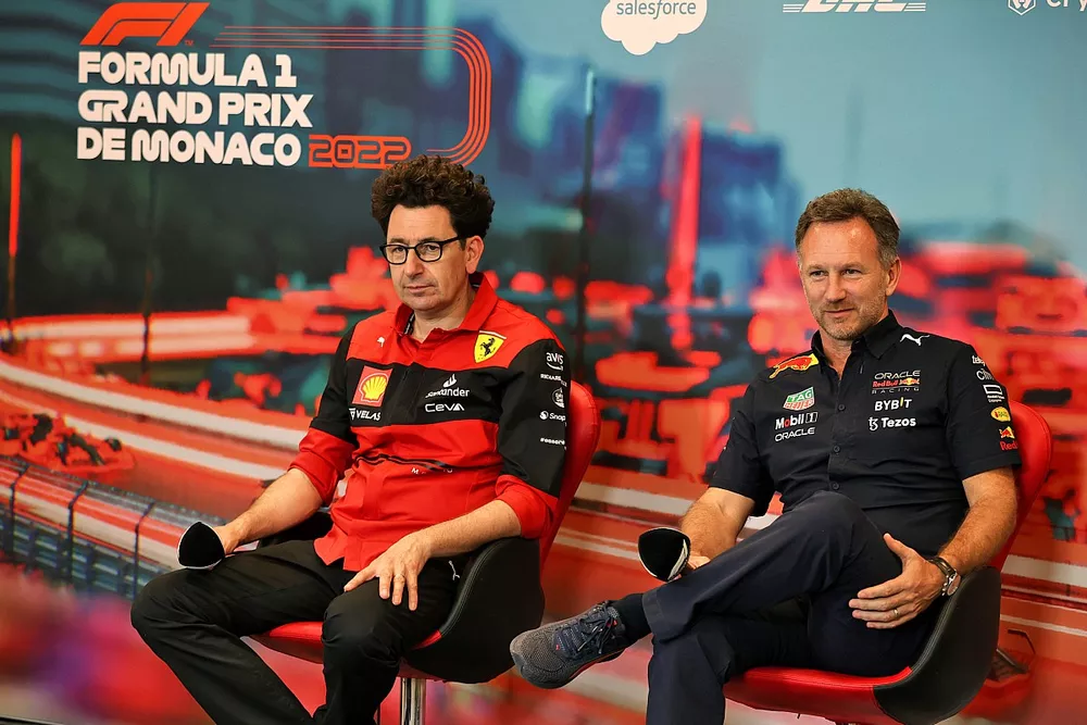 Mattia Binotto, director del equipo Ferrari, Christian Horner, director del equipo Red Bull Racing, en la conferencia de prensa de los directores de equipo