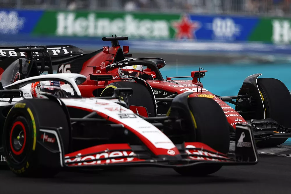 Kevin Magnussen, Haas VF-23, &agrave; la lutte avec Charles Leclerc, Ferrari SF-23