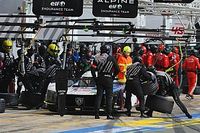 24H Le Mans: Peugeot sorprende bajo la lluvia y los accidentes