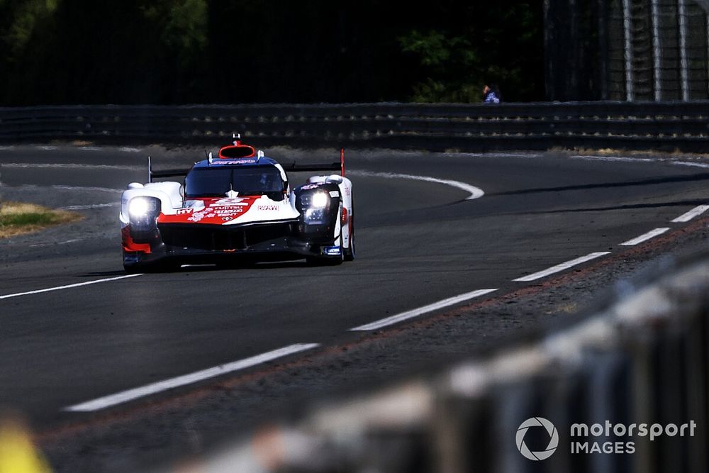 #8 Toyota Gazoo Racing Toyota GR010 - Híbrido de Sébastien Buemi, Brendon Hartley, Ryo Hirakawa