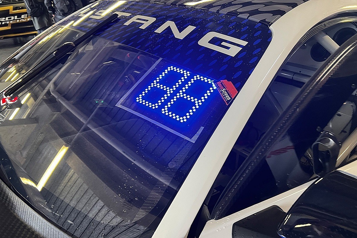 Programmable Windscreen Light Supercars introduces LED windscreen panels