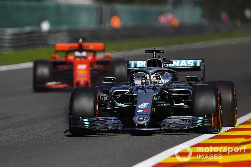 Lewis Hamilton, Mercedes AMG F1 W10, leads Sebastian Vettel, Ferrari SF90