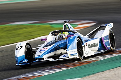 BMW çaylağı Sims, Formula E testinin ilk gününün lideri