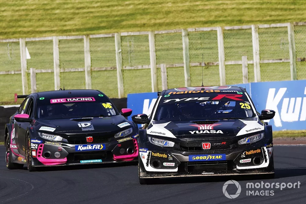 Matt Neal, Halfords Yuasa Racing Honda Civic Type R 