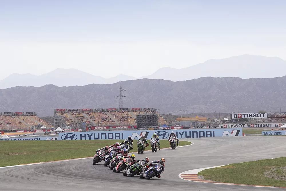 Michael van der Mark, Pata Yamaha lidera la primera vuelta