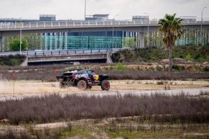 Vídeo: así es una vuelta al 'Madring' al estilo Dakar con Sainz Sr.
