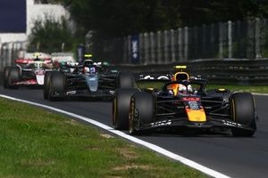 残りわずか★2枚1セット2025年レッドブル・ドライバーズカード／直筆サインなし 残りわずか☆2枚1セット2025年レッドブル・ドライバーズカード