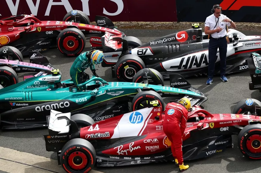 Lewis Hamilton, Ferrari, Fernando Alonso, Aston Martin Racing