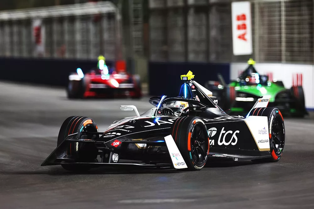 Nick Cassidy, Jaguar TCS Racing, Jaguar I-TYPE 6