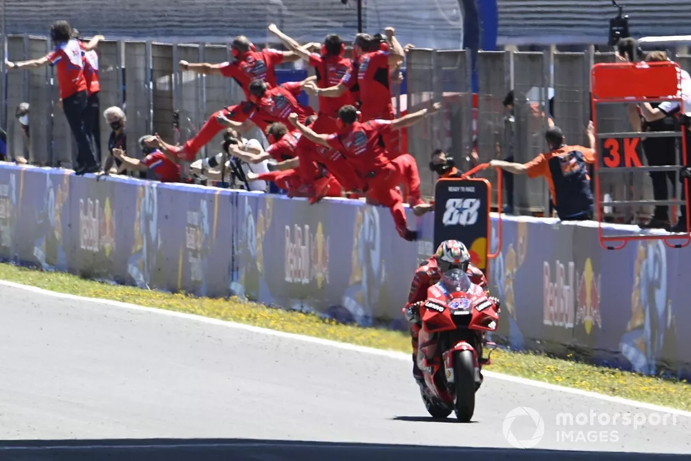 Jack Miller, Ducati Team taglia per il primo il traguardo e vince il GP di Spagna