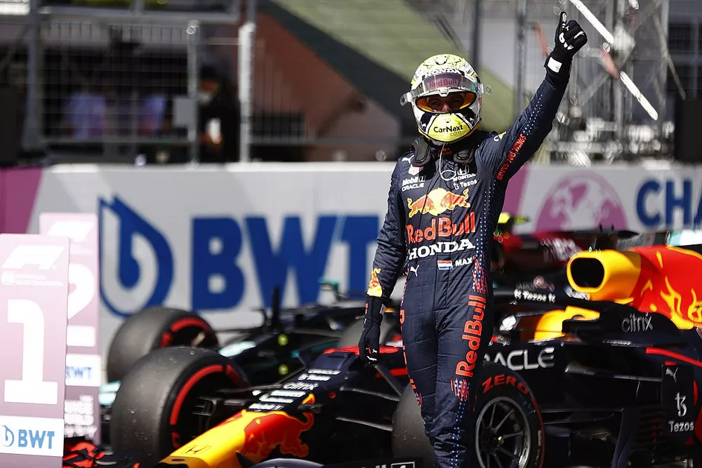 Polesitter Max Verstappen, Red Bull Racing RB16B