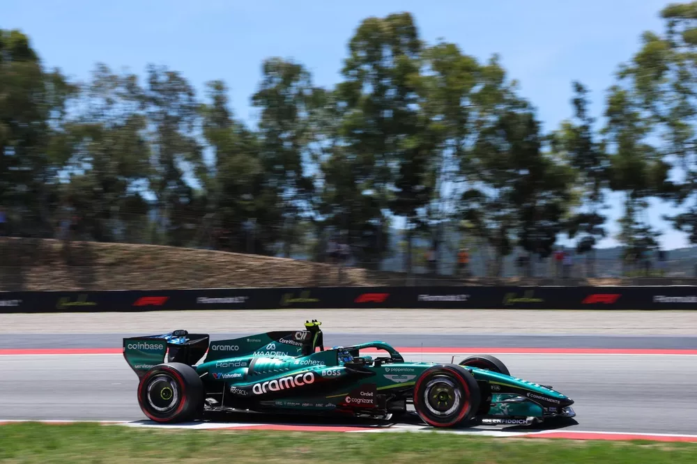 Alonso Venting Frustration as Aston Martin Hits Qualifying Rock Bottom in Barcelona