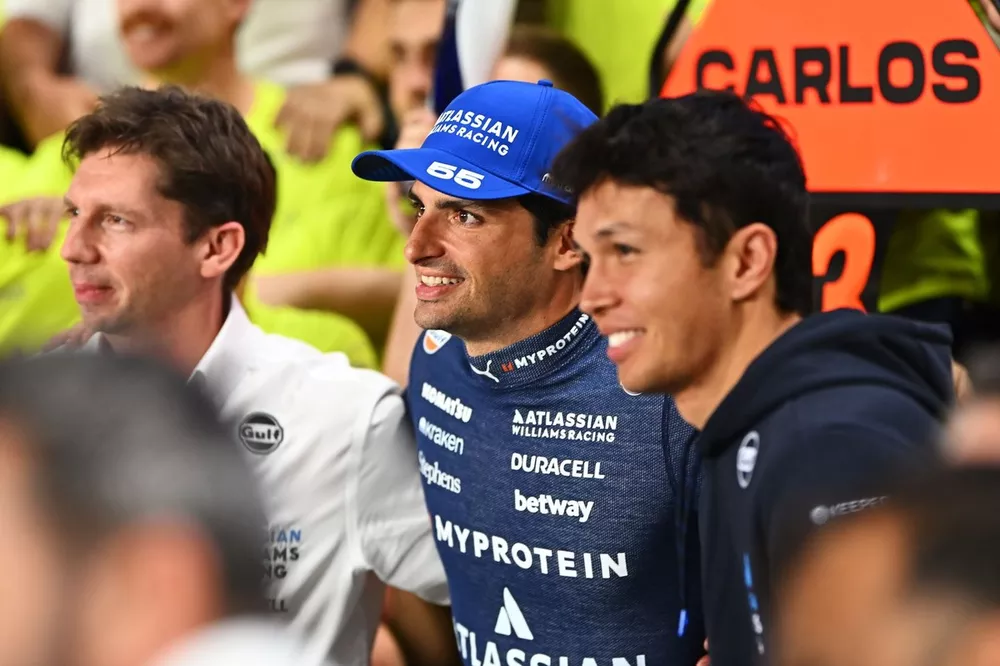 James Vowles, Team Principal de Williams, Carlos Sainz, Williams FW47, Alex Albon, Williams FW47