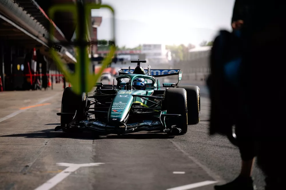 Test de Pirelli con Aston Martin